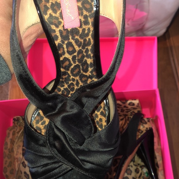 Betsey Johnson Black Satin Dress Shoes - Picture 4 of 6